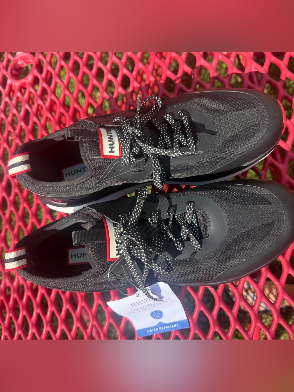 Hunter Black Men's Low-Top Sneakers with Red Trim